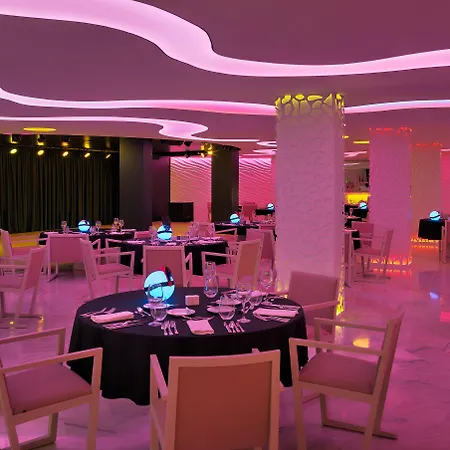 Hotel H10 Conquistador