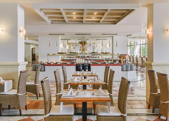 Hotel H10 Conquistador 4*