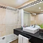 Hotel H10 Conquistador 4*