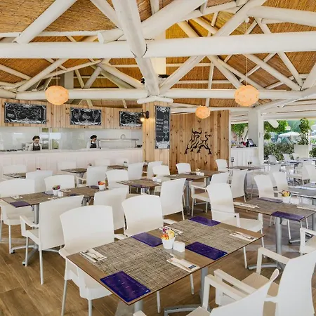 أتش10 كونكويستادور 4*