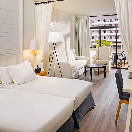 فندق أتش10 كونكويستادور 4*