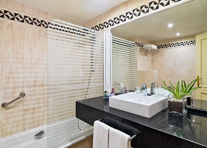 Hotel H10 Conquistador 4*